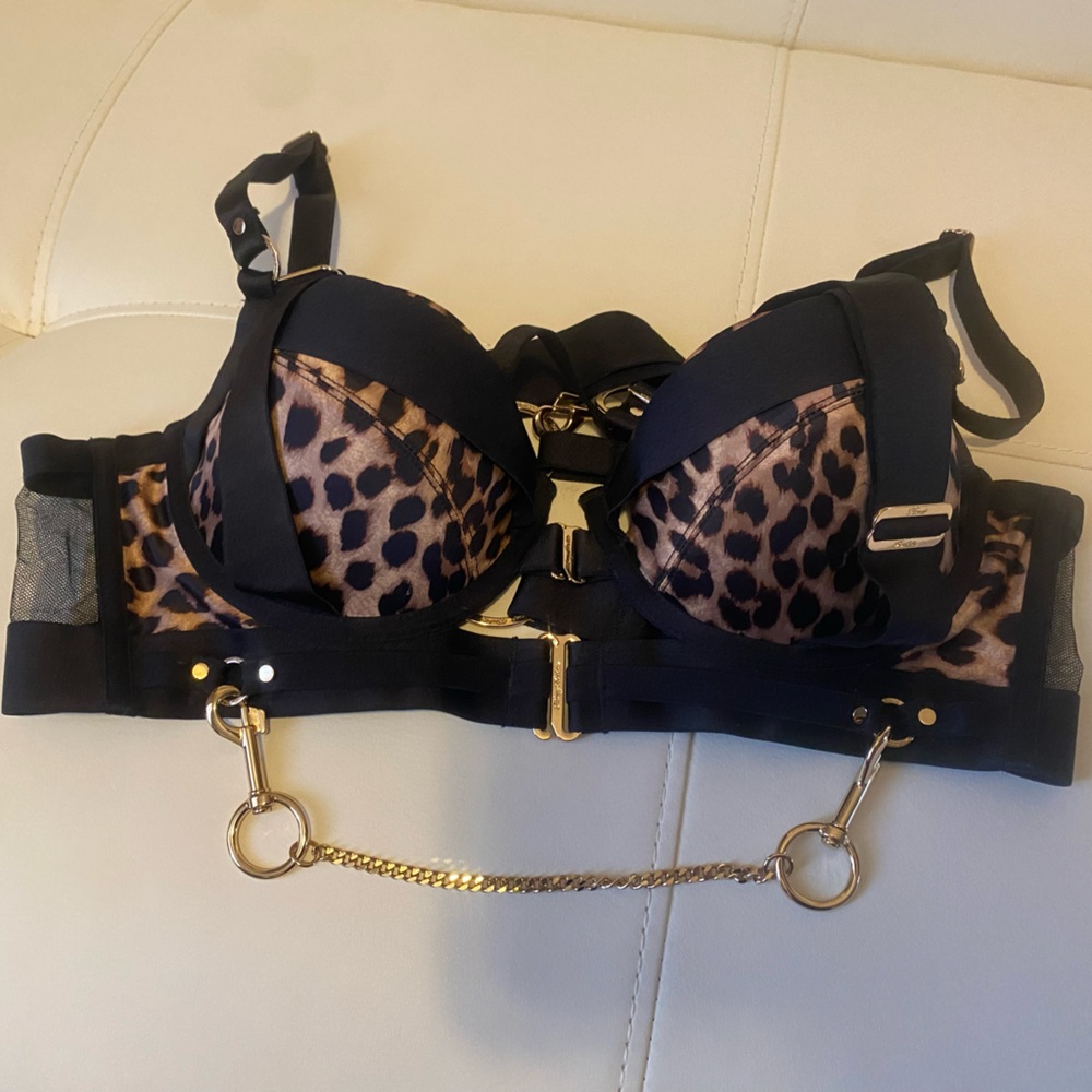 Honey birdette kukuro bra 36c used in like new condition.
